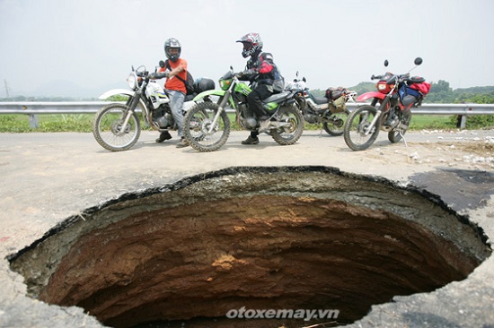 Cào cào cũng có lúc bó cánh giữa núi rừng Tây Bắc